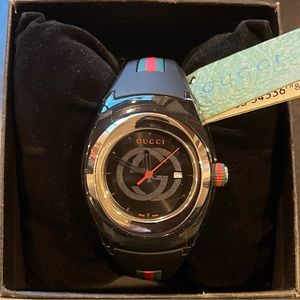 Unisex Gucci watch - stainless steel large